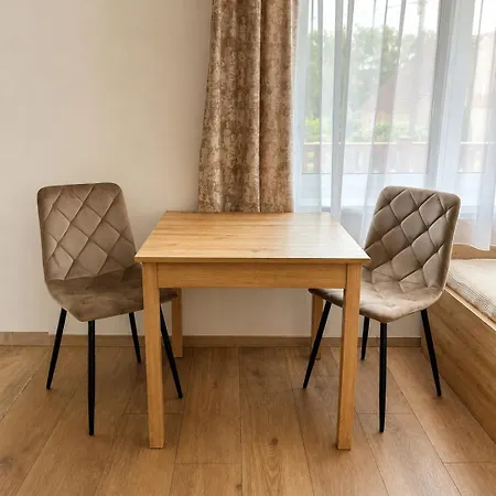 Apartment Poroszlove Vendeghaz *